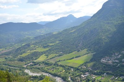 La vallée de l'Oule et Rémuzat en contrebas