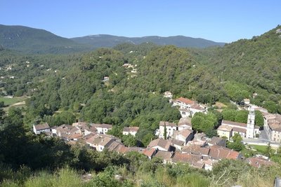Vue du village depuis la Colline de la Vierge