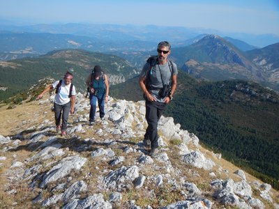 En grimpant sur les crêtes
